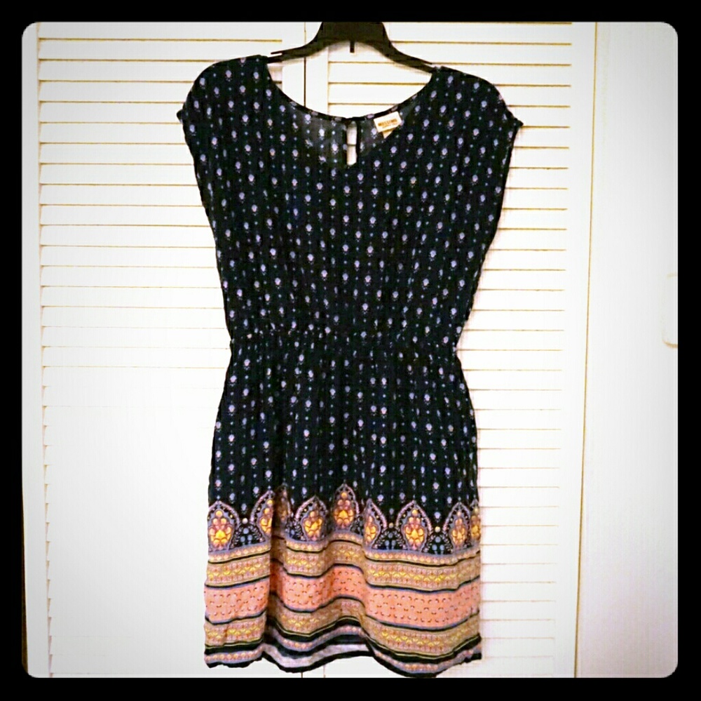 Mossimo Casual Dress with Pockets!